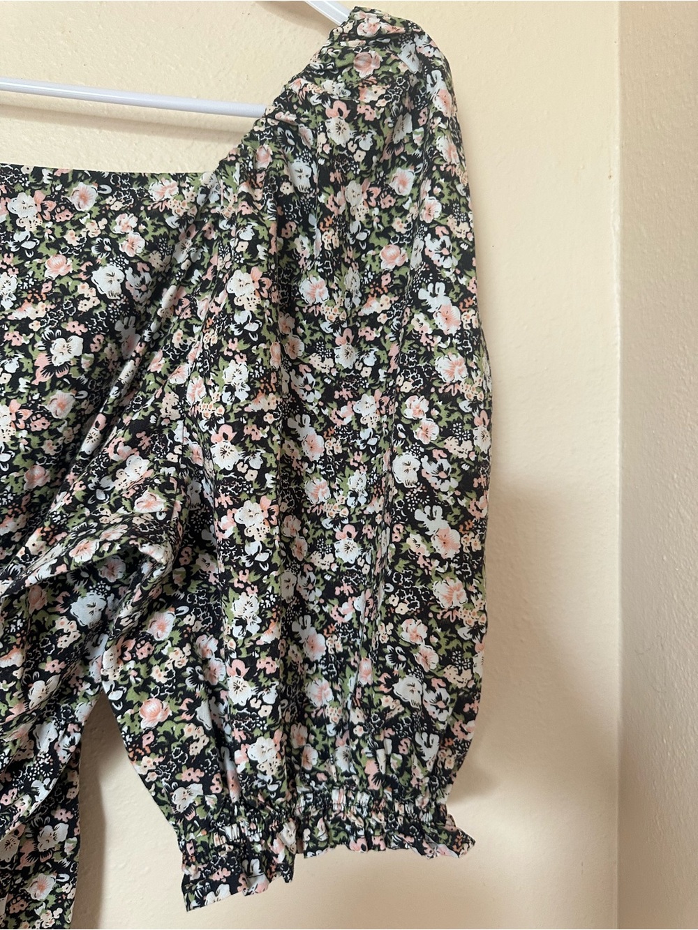 Levi's Green Floral Puff-Sleeve knee Length Women Dress SZ  M - Picture 4 of 5